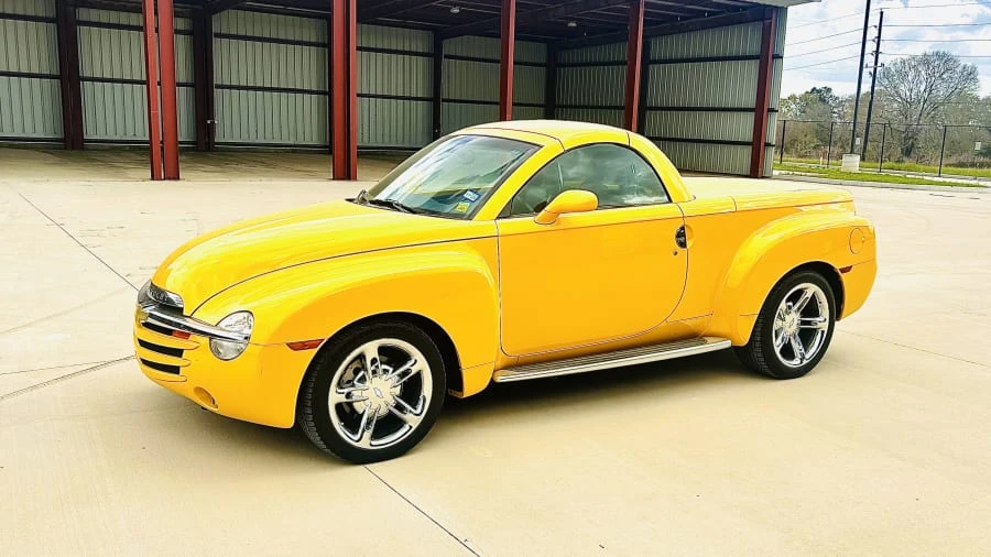 2004 Chevrolet SSR - Image 10 of 31