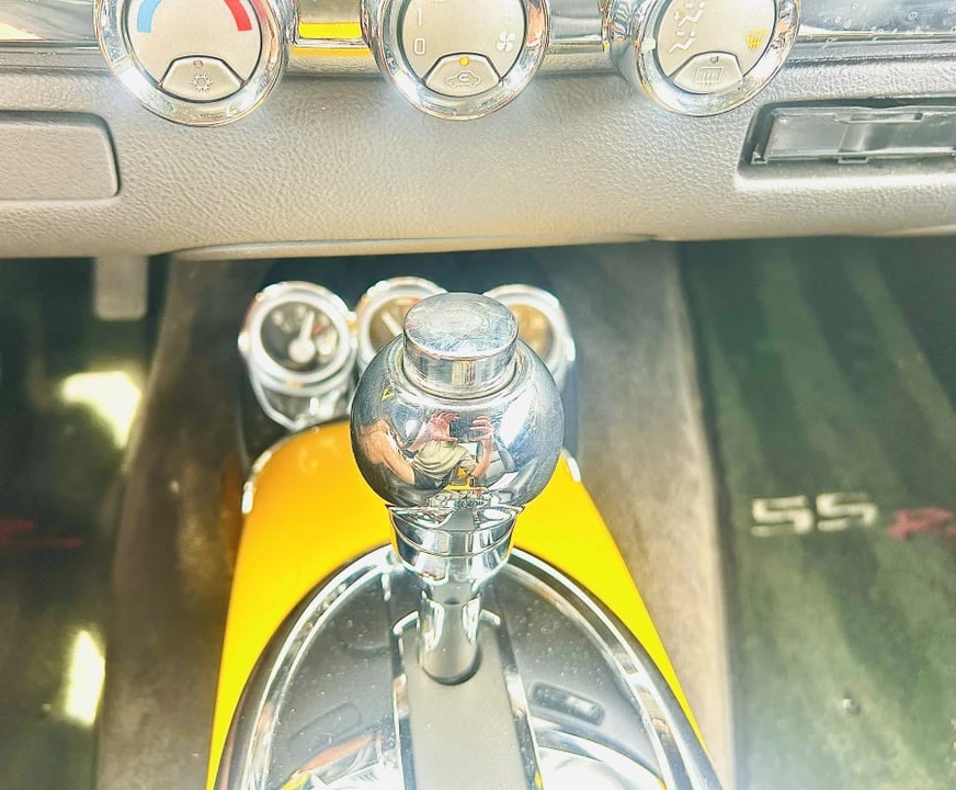 2004 Chevrolet SSR - Image 27 of 31