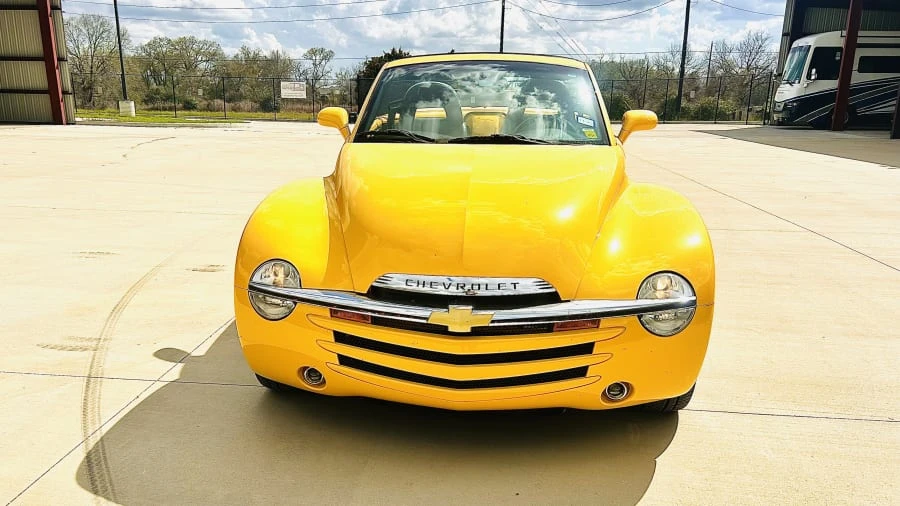 2004 Chevrolet SSR - Image 9 of 31