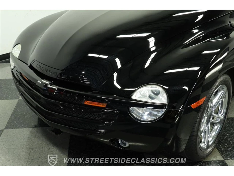 2004 Chevrolet SSR - Image 19 of 31