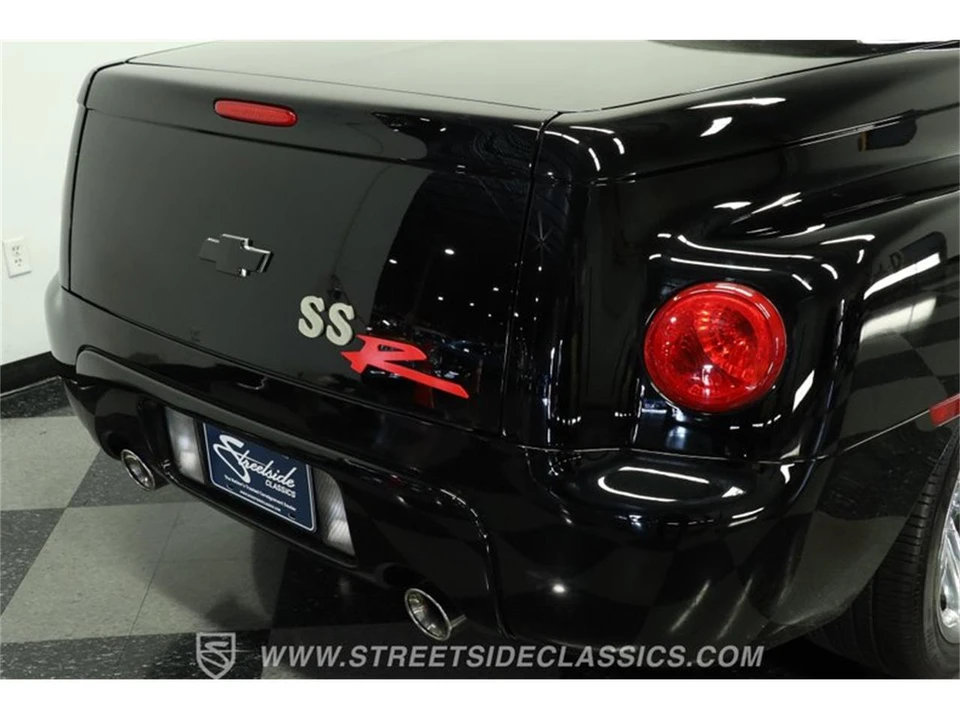 2004 Chevrolet SSR - Image 25 of 31