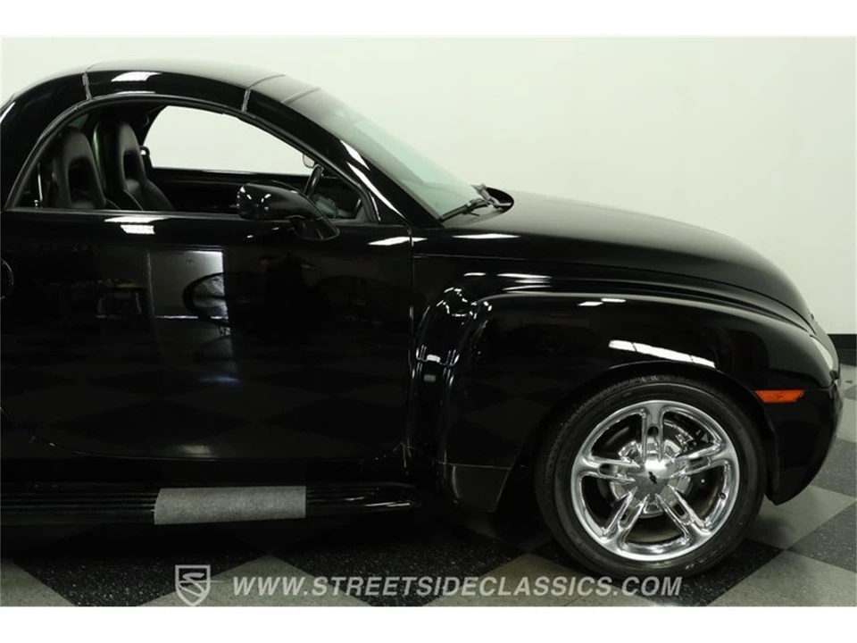 2004 Chevrolet SSR - Image 29 of 31