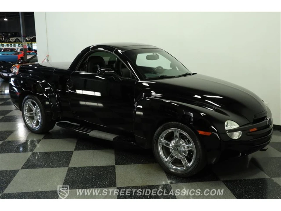 2004 Chevrolet SSR - Image 14 of 31
