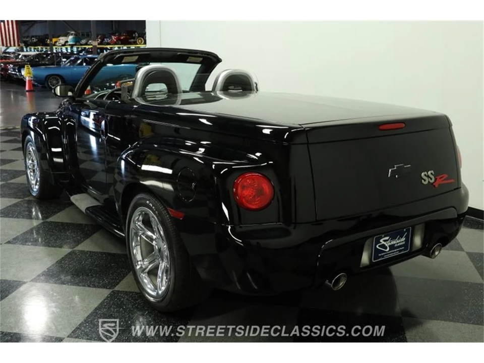 2004 Chevrolet SSR - Image 8 of 31