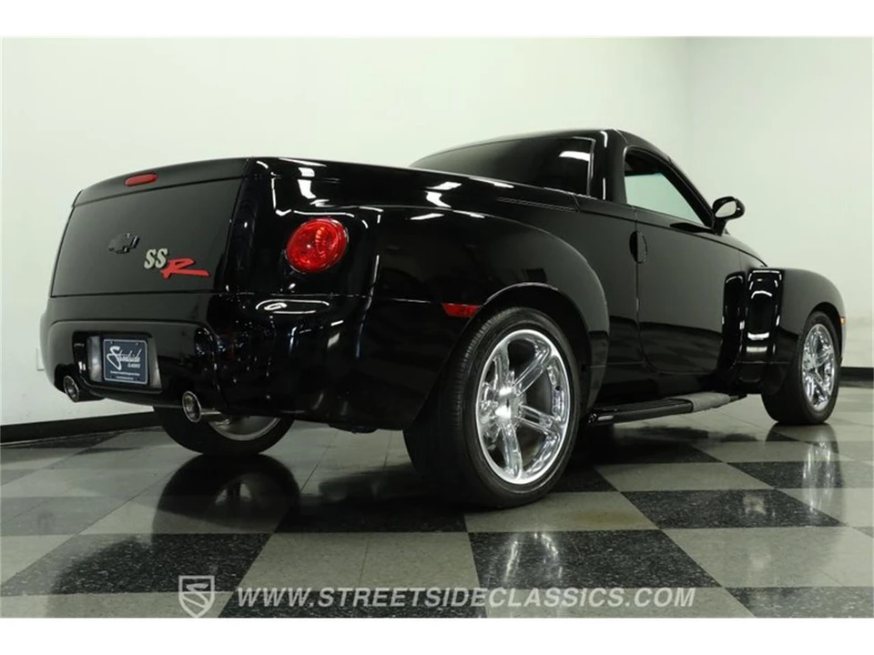 2004 Chevrolet SSR - Image 26 of 31