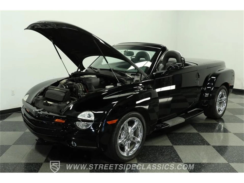 2004 Chevrolet SSR - Image 30 of 31