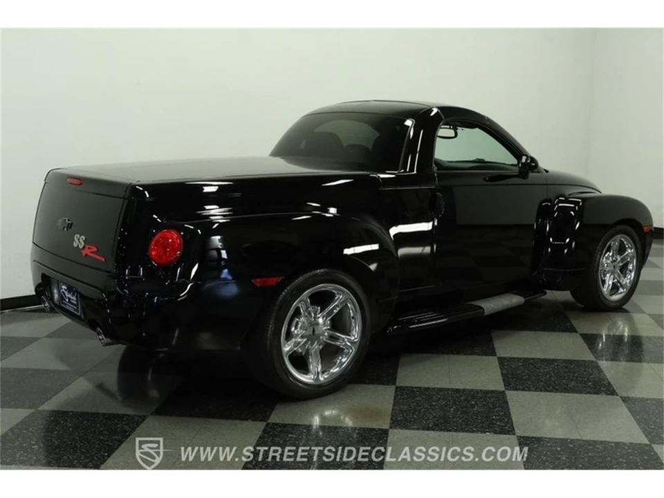 2004 Chevrolet SSR - Image 12 of 31