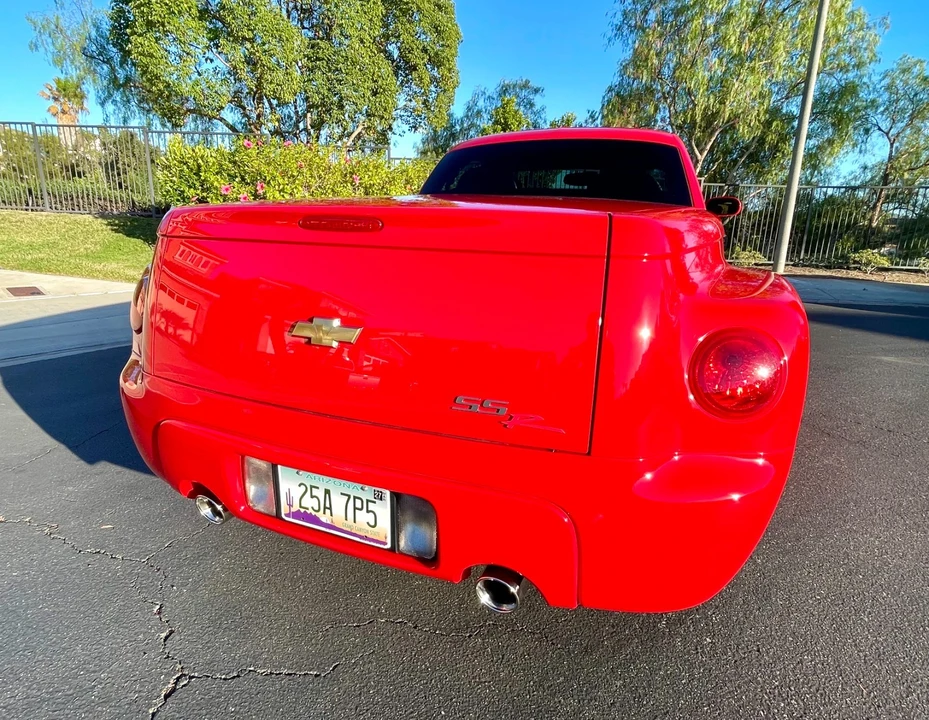 2004 Chevrolet SSR - Image 5 of 24