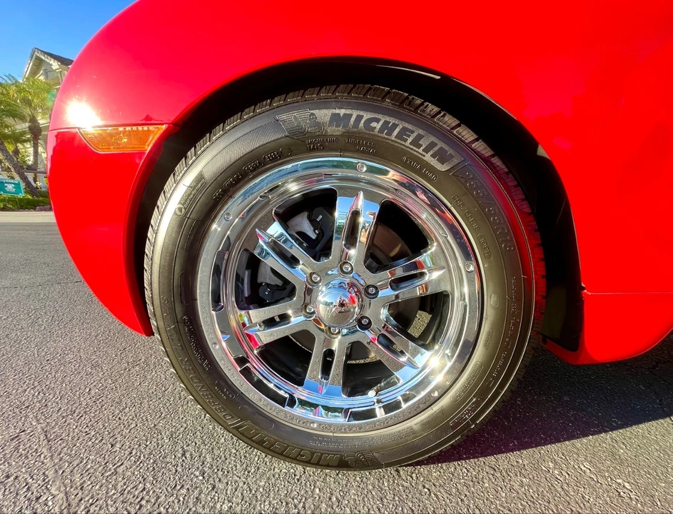 2004 Chevrolet SSR - Image 23 of 24
