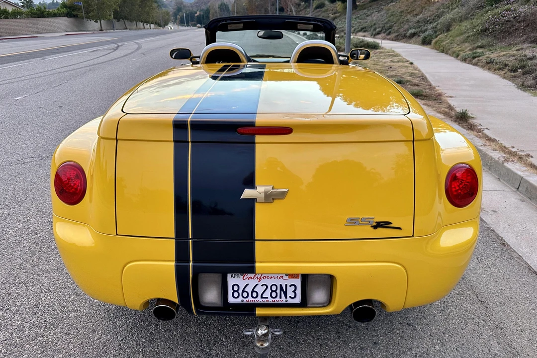 2004 Chevrolet SSR - Image 5 of 31