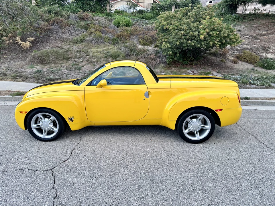 2004 Chevrolet SSR - Image 28 of 31