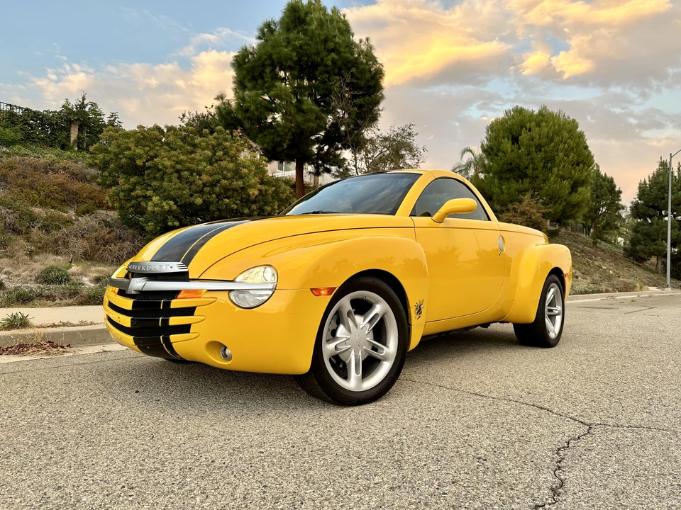 2004 Chevrolet SSR - Image 26 of 31