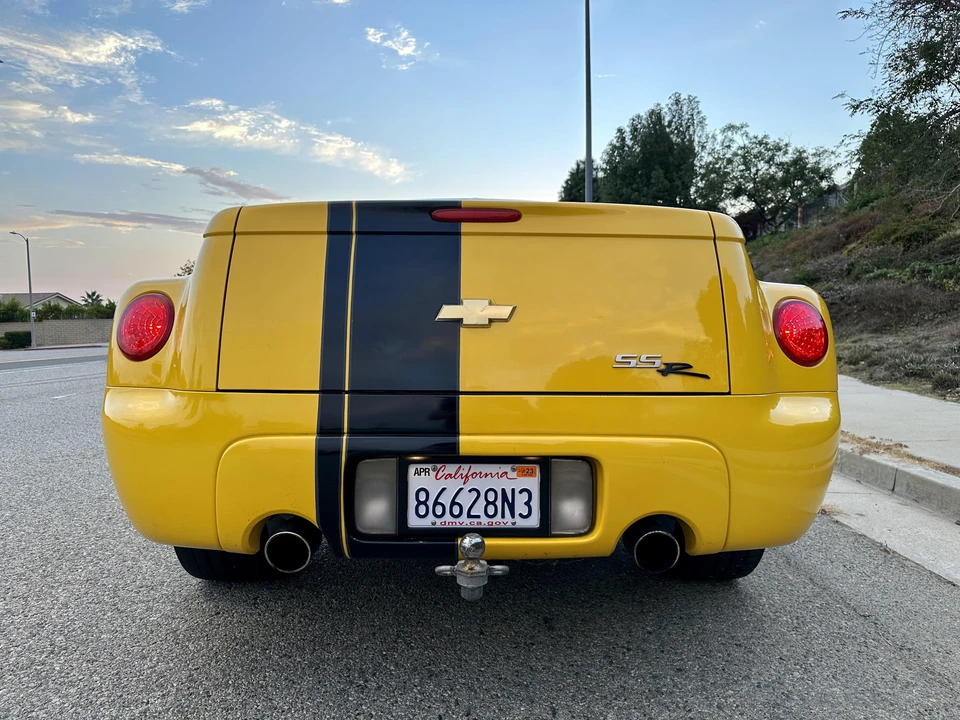 2004 Chevrolet SSR - Image 15 of 31