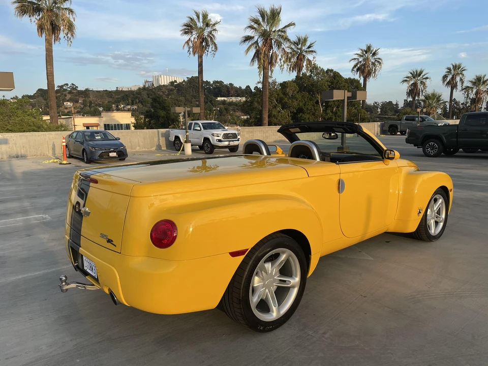 2004 Chevrolet SSR - Image 18 of 31