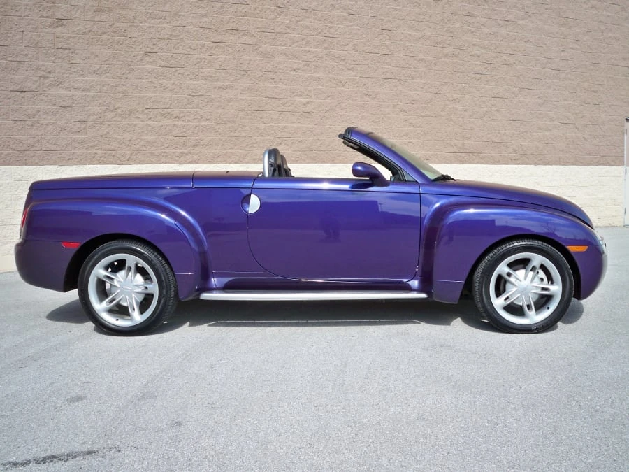 2004 Chevrolet SSR - Image 2 of 7