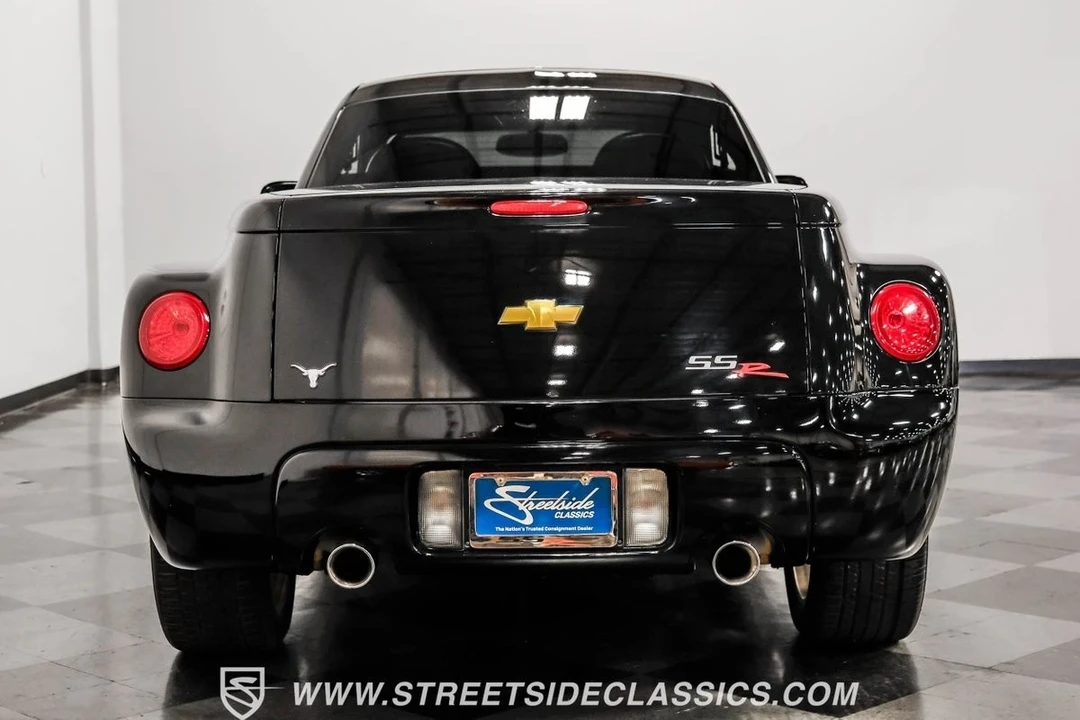 2004 Chevrolet SSR - Image 11 of 21