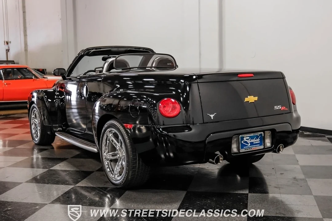 2004 Chevrolet SSR - Image 10 of 21