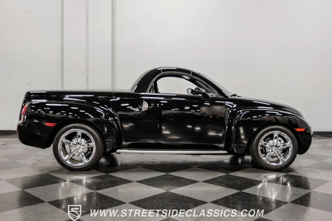 2004 Chevrolet SSR - Image 14 of 21