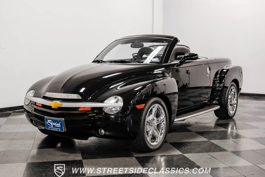 2004 Chevrolet SSR - Image 19 of 21