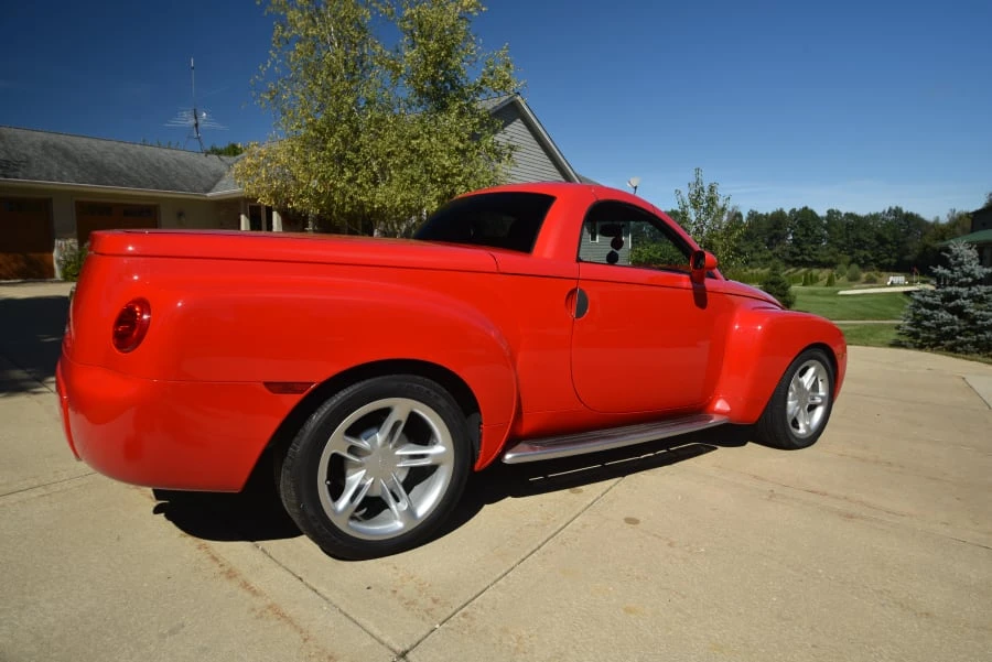 2004 Chevrolet SSR - Image 7 of 9