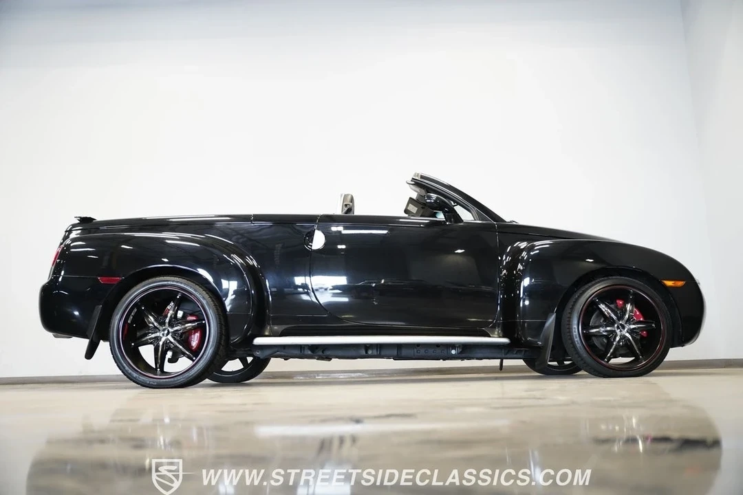 2004 Chevrolet SSR - Image 20 of 21
