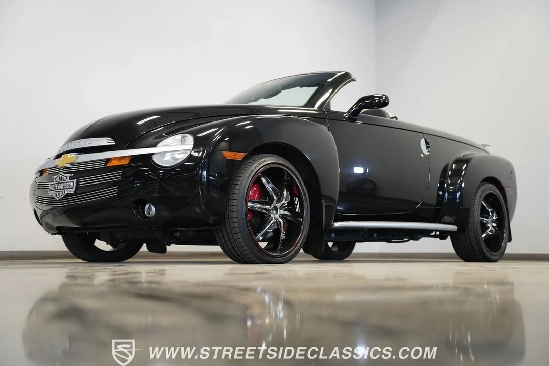 2004 Chevrolet SSR - Image 6 of 21