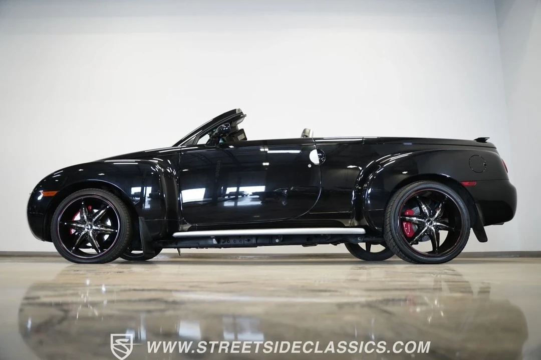 2004 Chevrolet SSR - Image 10 of 21