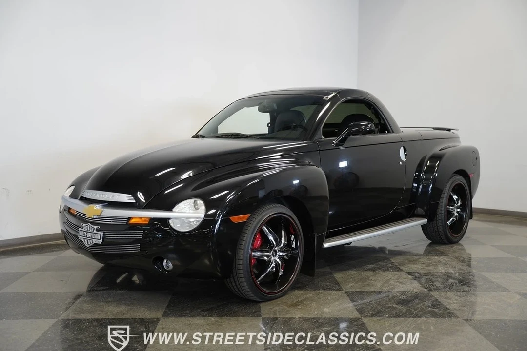 2004 Chevrolet SSR - Image 9 of 21