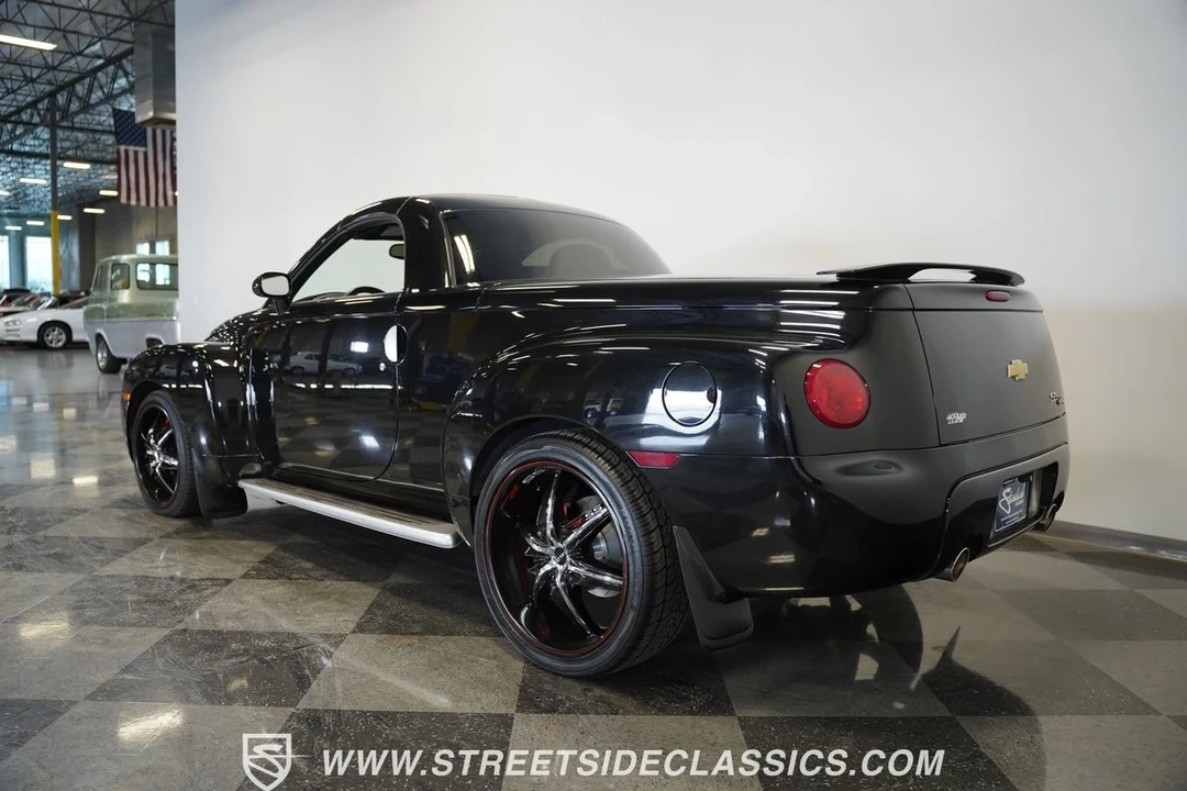2004 Chevrolet SSR - Image 16 of 21