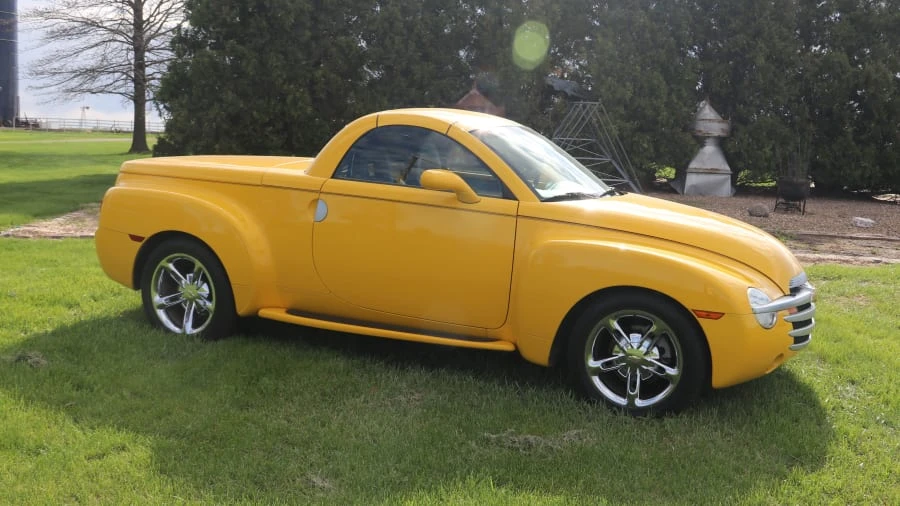 2004 Chevrolet SSR - Image 4 of 15