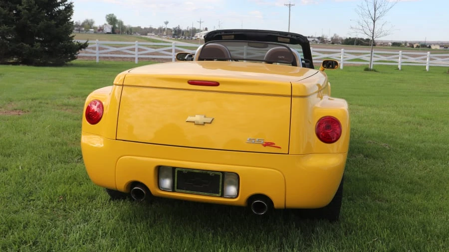 2004 Chevrolet SSR - Image 6 of 15