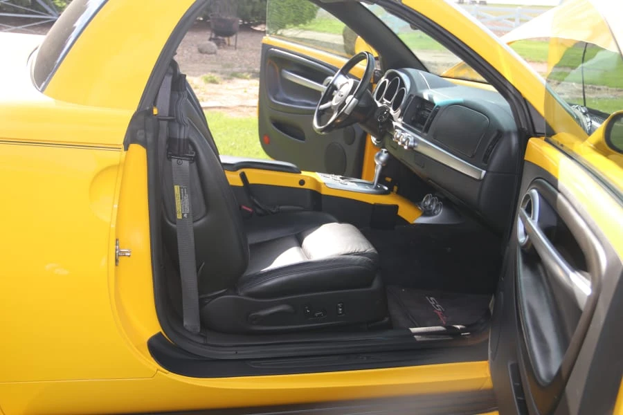 2004 Chevrolet SSR - Image 11 of 15