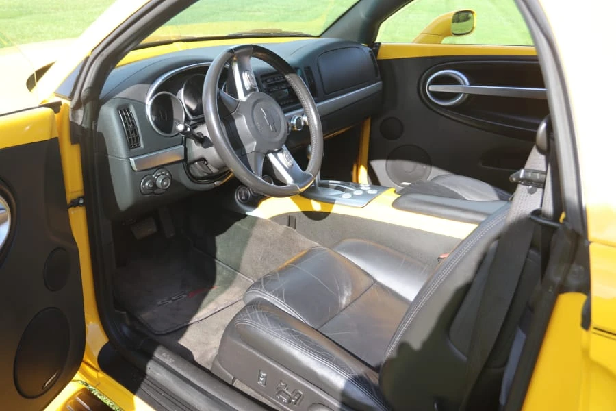 2004 Chevrolet SSR - Image 12 of 15
