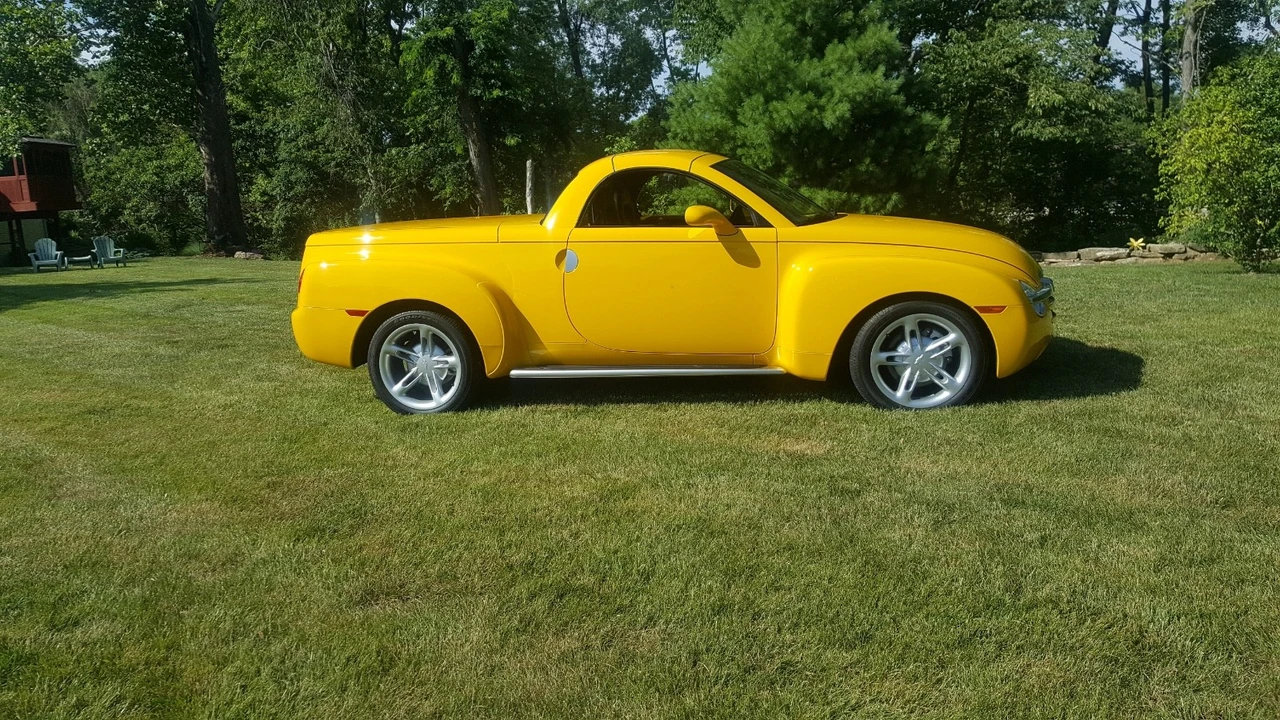 2004 Chevrolet SSR - Image 3 of 7