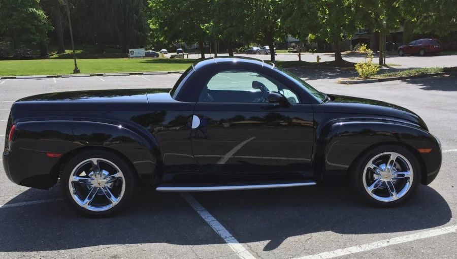 2004 Chevrolet SSR - Image 2 of 9