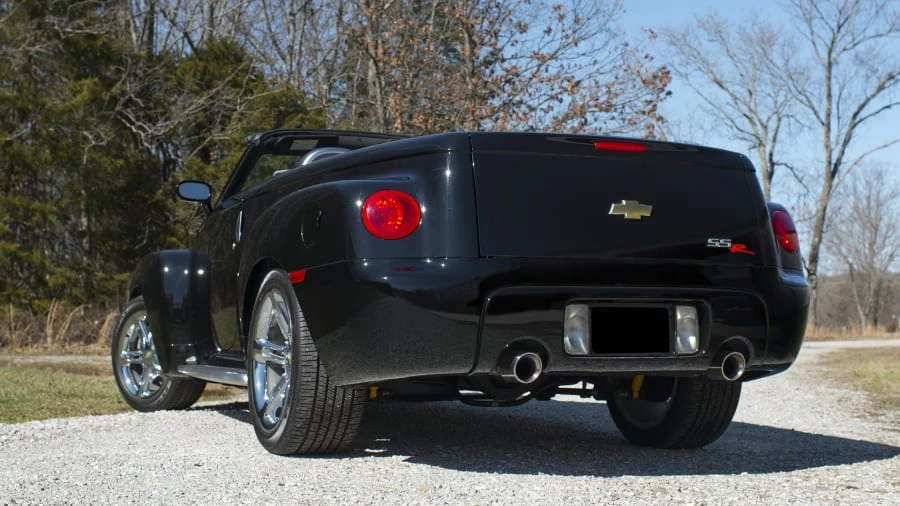 2004 Chevrolet SSR - Image 3 of 20