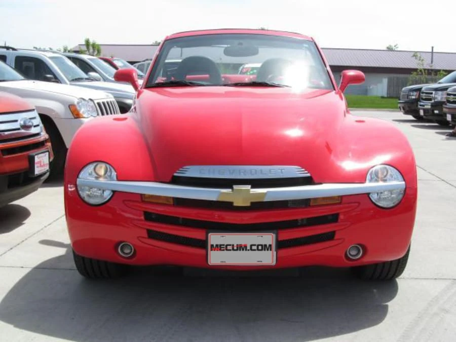 2004 Chevrolet SSR - Image 2 of 6