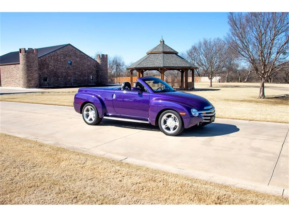 2004 Chevrolet SSR - Image 17 of 31