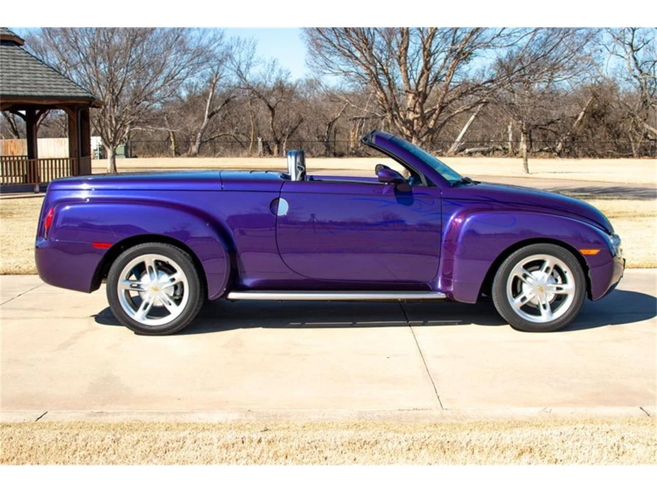 2004 Chevrolet SSR - Image 14 of 31