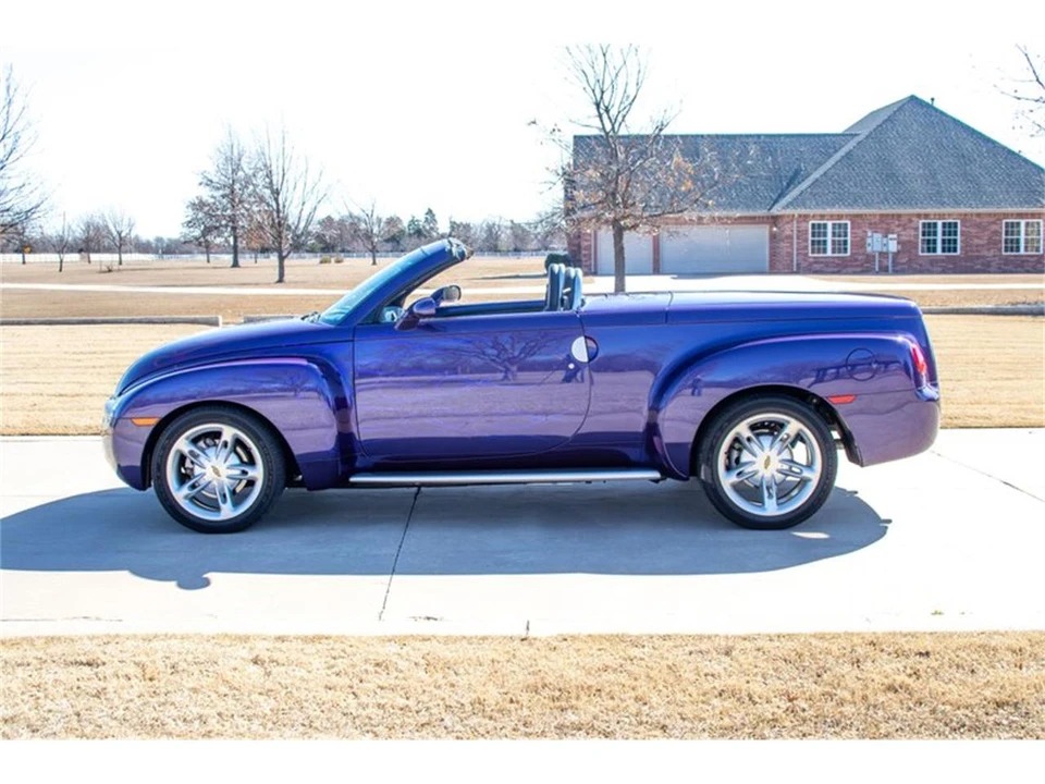 2004 Chevrolet SSR - Image 5 of 31