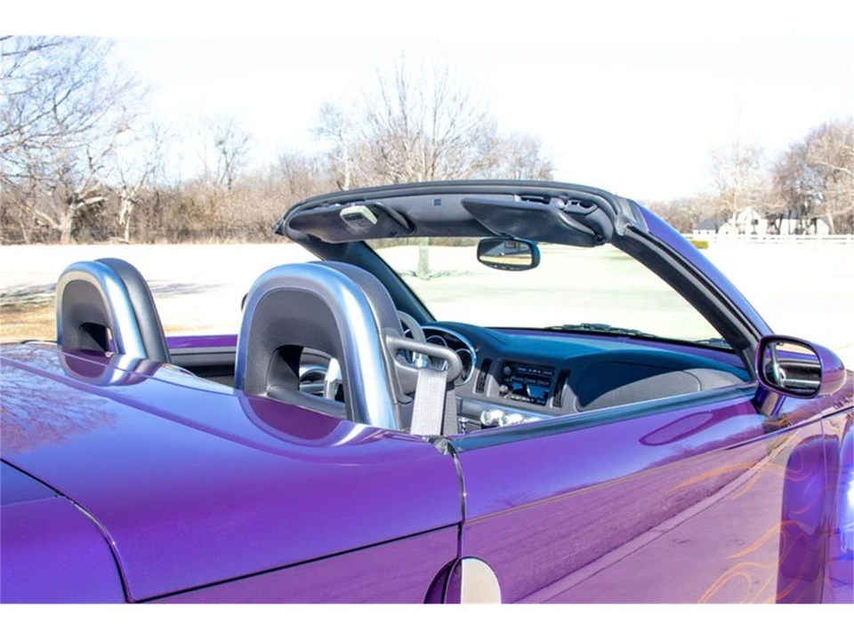 2004 Chevrolet SSR - Image 20 of 31