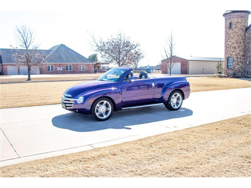 2004 Chevrolet SSR - Image 4 of 31