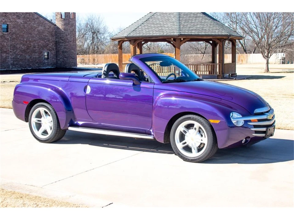 2004 Chevrolet SSR - Image 16 of 31