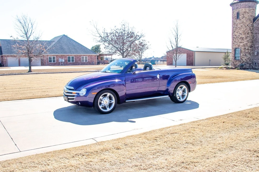 2004 Chevrolet SSR - Image 4 of 21