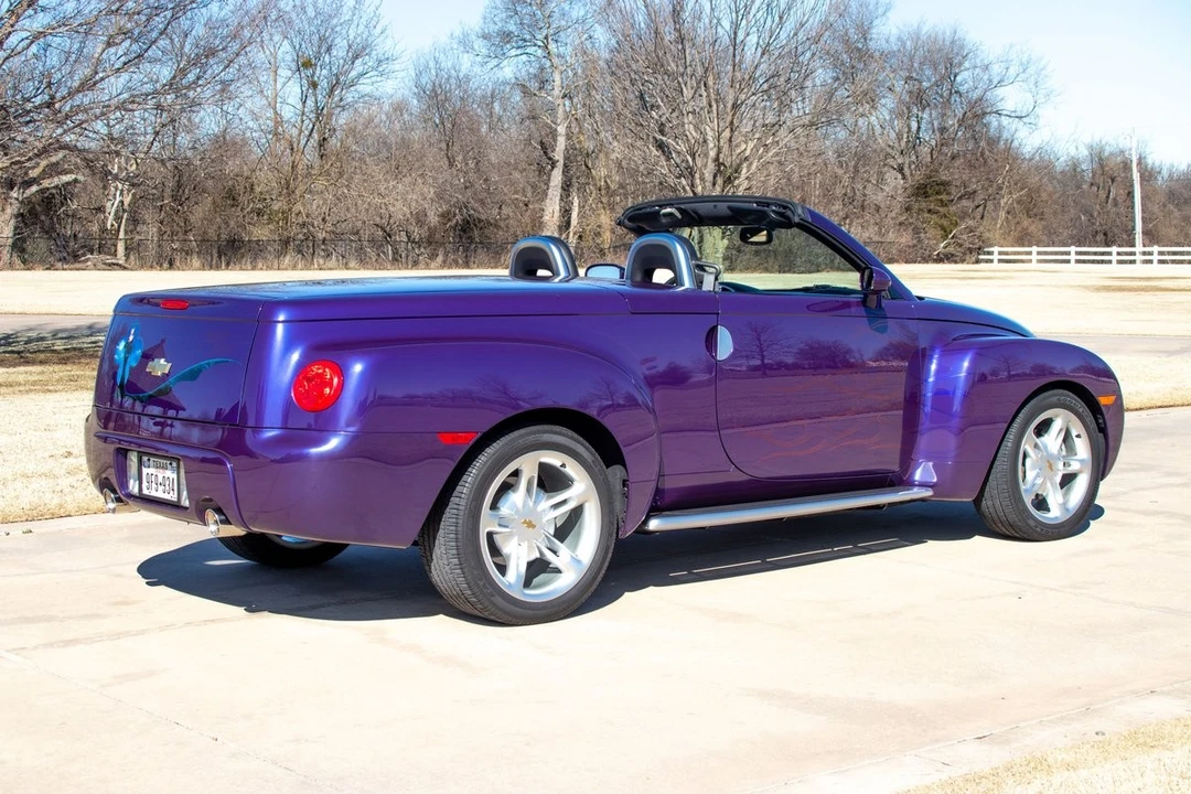 2004 Chevrolet SSR - Image 12 of 31