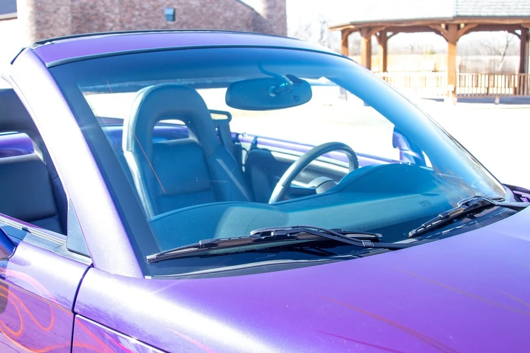 2004 Chevrolet SSR - Image 18 of 21