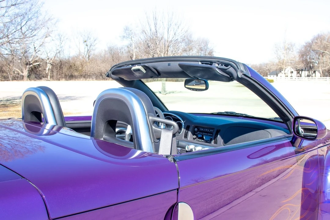 2004 Chevrolet SSR - Image 20 of 31