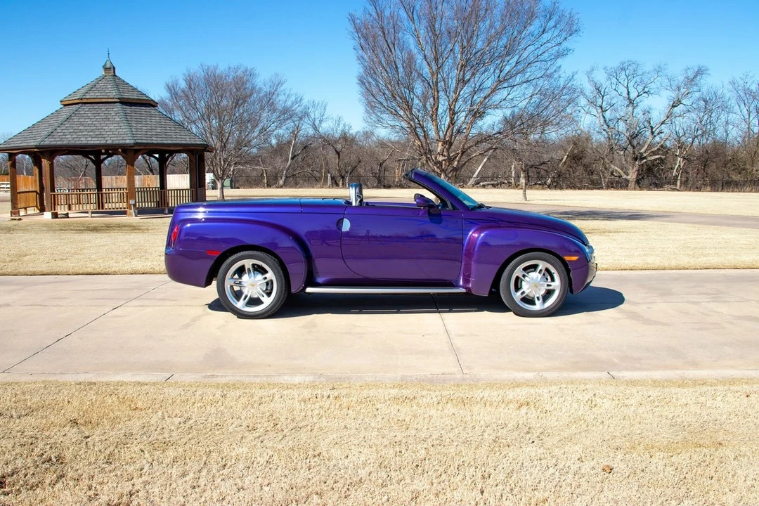2004 Chevrolet SSR - Image 15 of 21