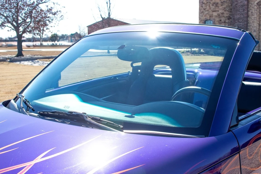 2004 Chevrolet SSR - Image 24 of 31