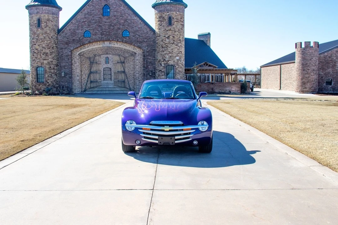 2004 Chevrolet SSR - Image 3 of 31